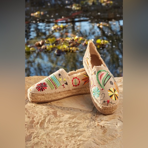 Johnny Was Shoes - NWOT JOHNNY WAS PARKER ESPADRILLE, Size 8,5